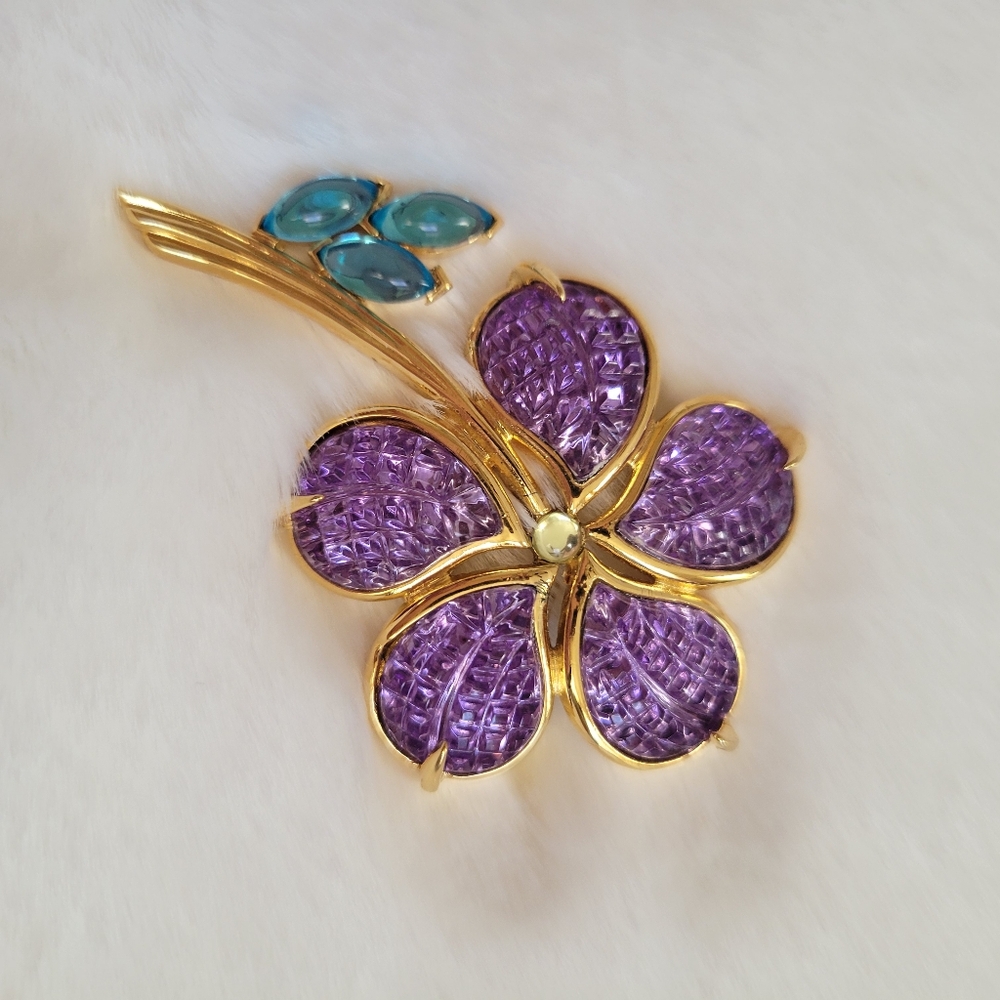 Vintage Trifari Waffle Cut Signed Purple Brooch
